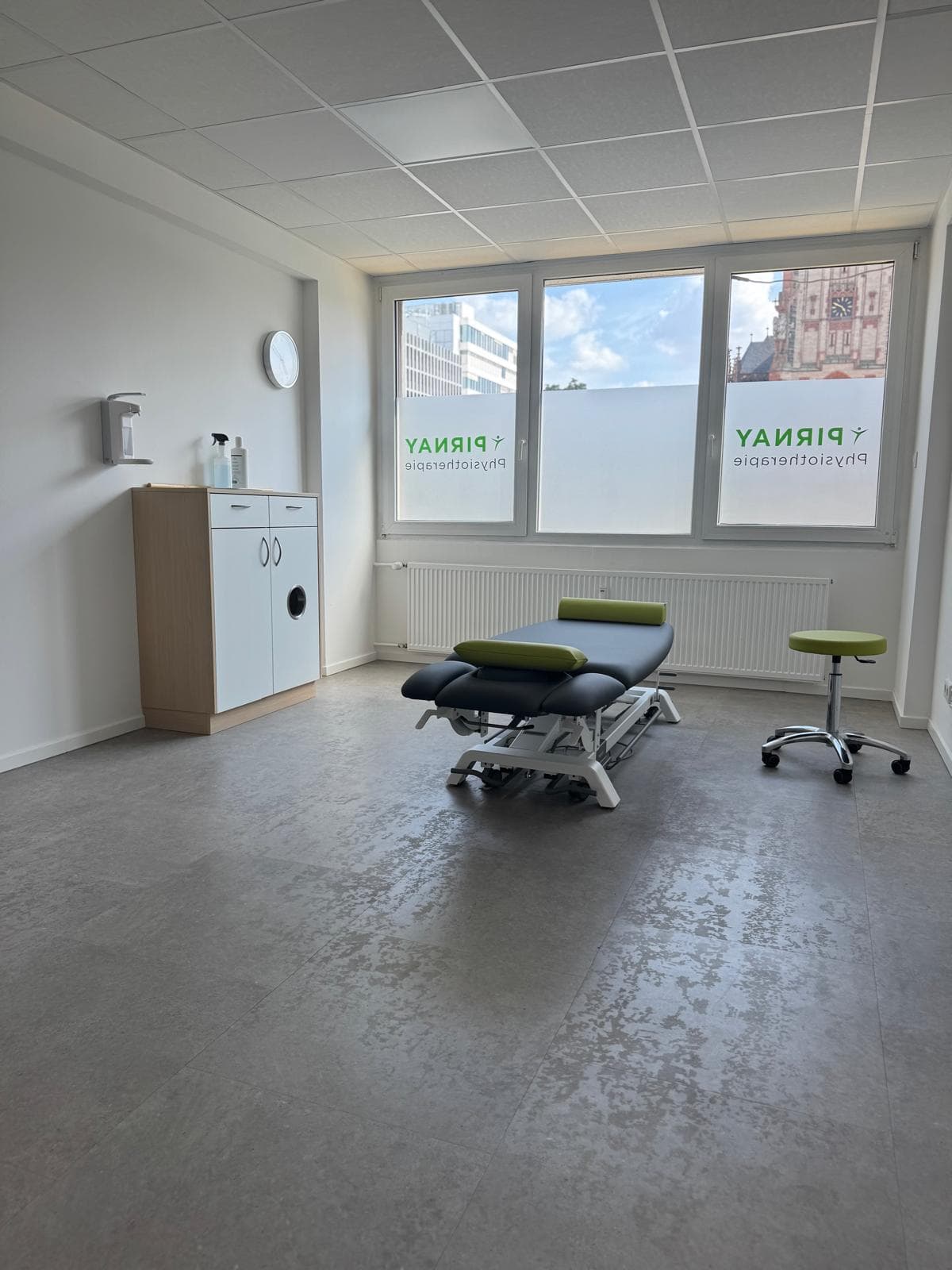 Physiotherapie Düsseldorf Unterbilk - Moderne Therapieausstattung