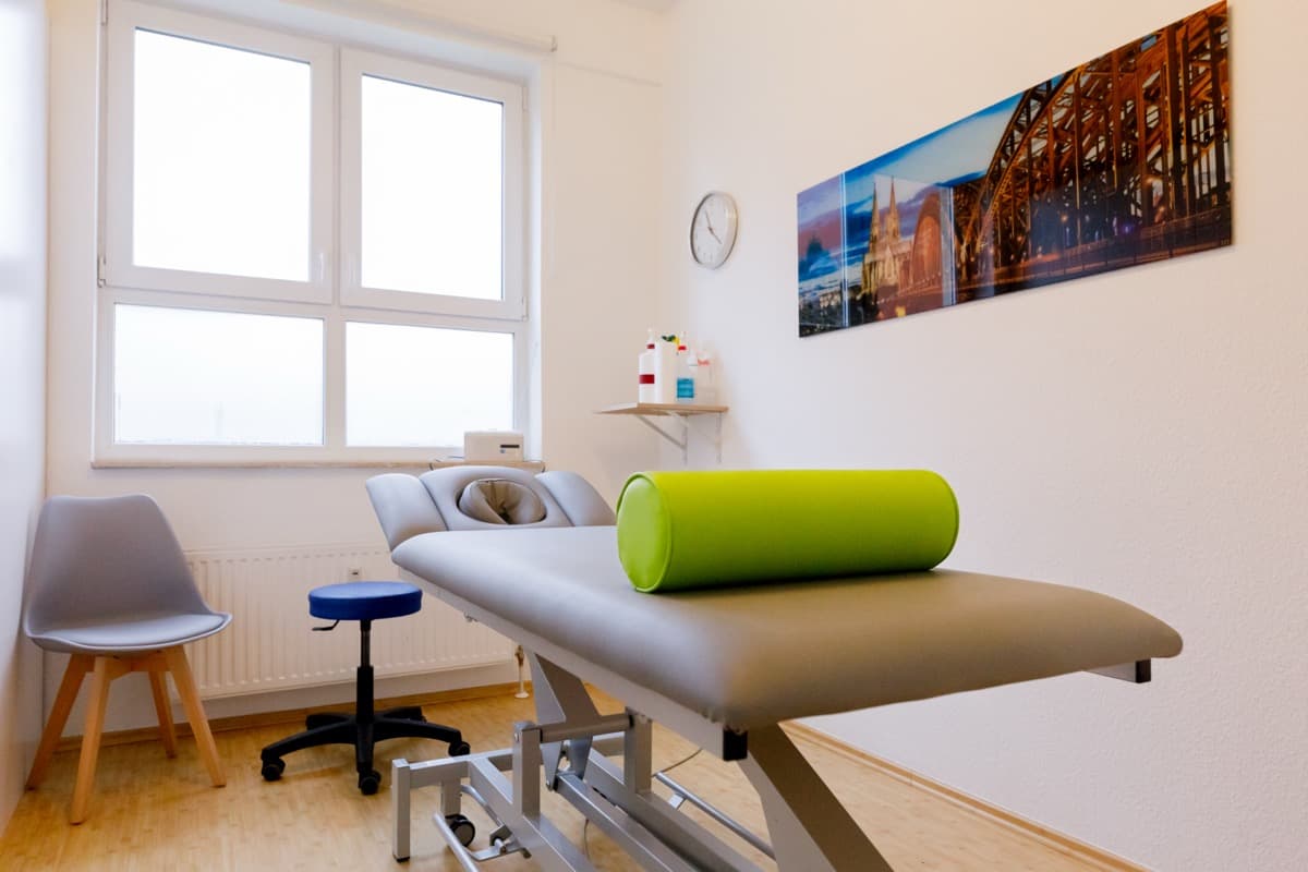 Physiotherapie Köln Esch - Praxisraum für manuelle Therapie